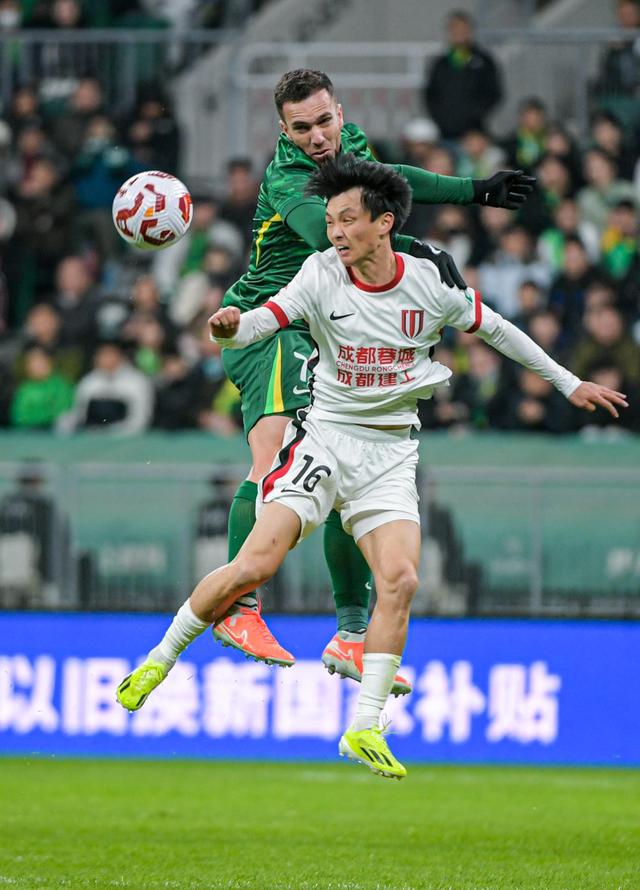 国安客场战平恒大，保持不败战绩