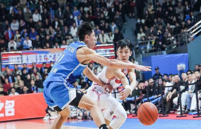 福建男篮轻取胜利，战胜广东队