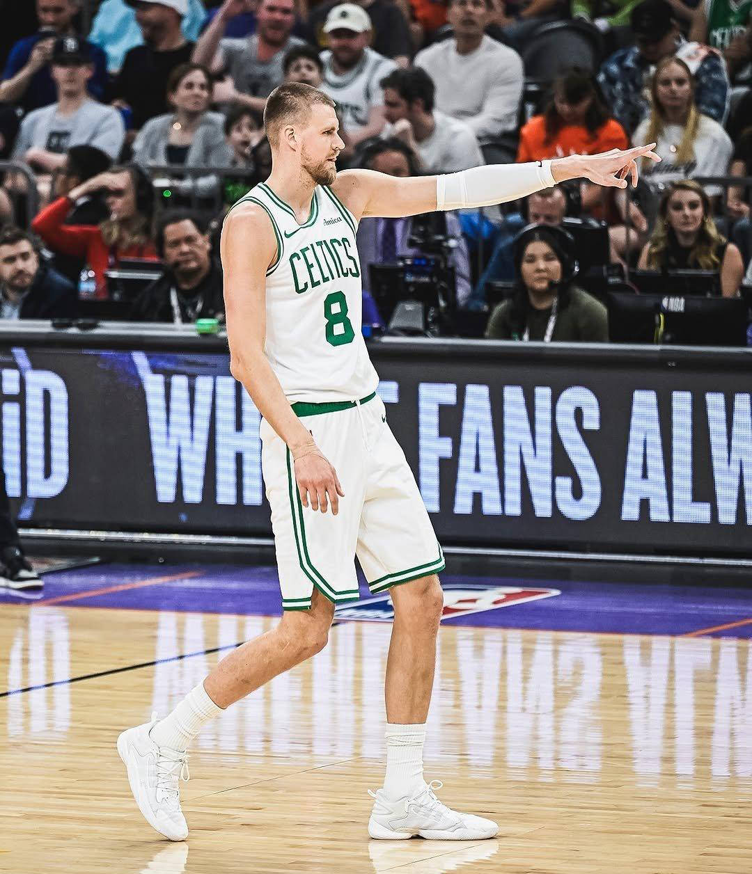 关于勇士绝杀魔术，波尔津吉斯制霸全场的信息