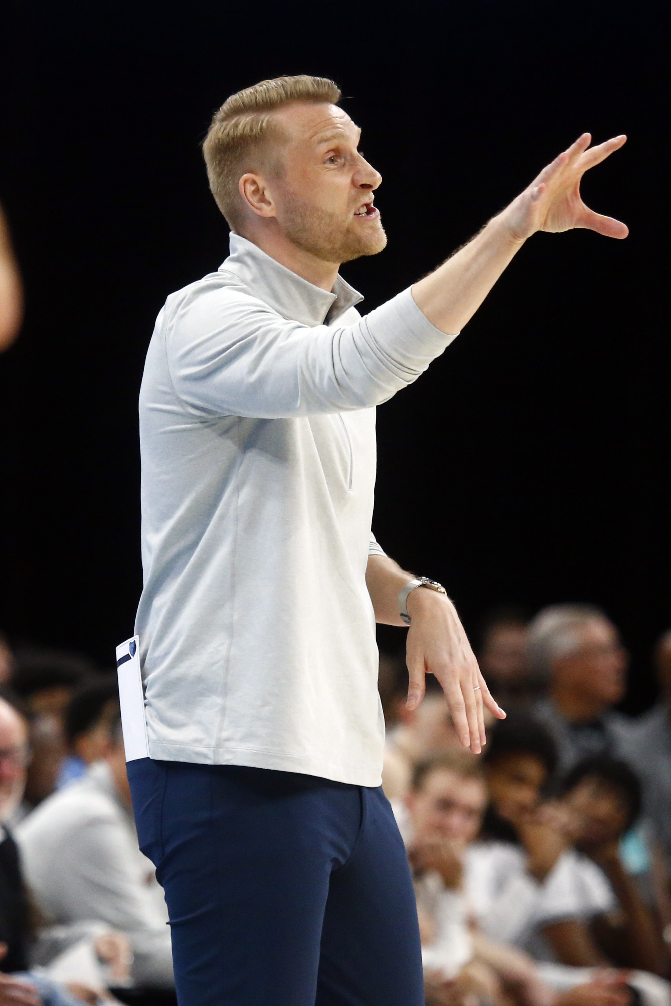 灰熊横扫雷霆,范弗利特扛起全队 灰熊横扫雷霆,范弗利特扛起全队