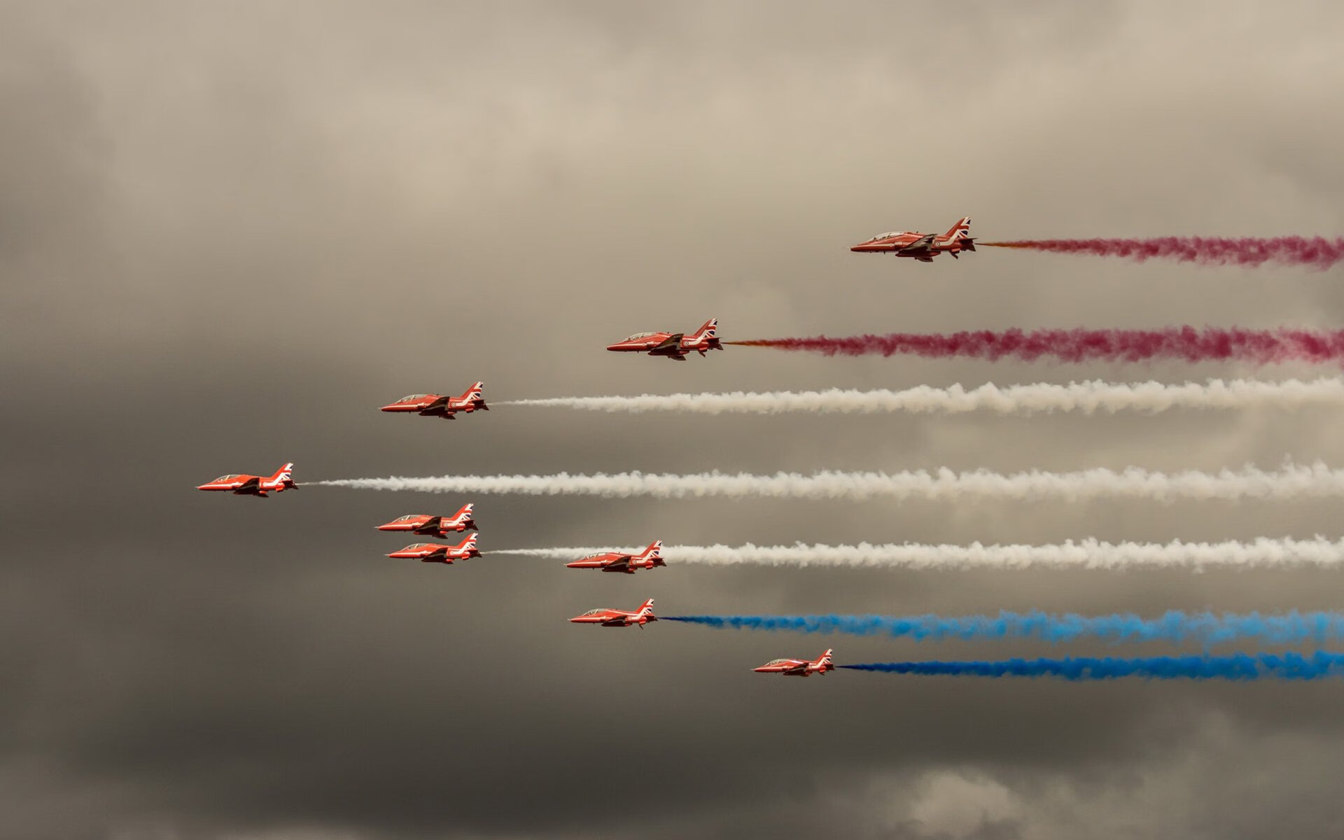 篮网的进攻洪流与东契奇的孤独赞歌，当团队风暴遭遇个人神迹