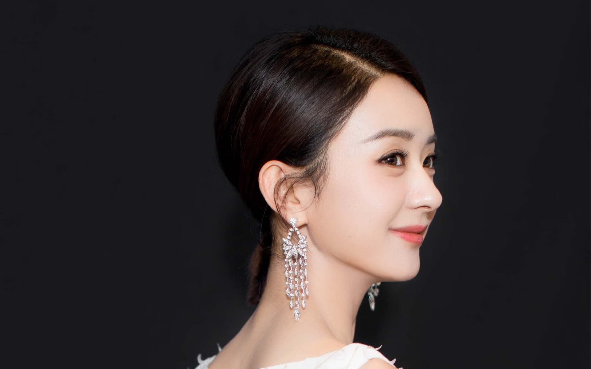 马刺强行终结开拓者，浓眉主宰比赛走向—NBA双星闪耀之夜