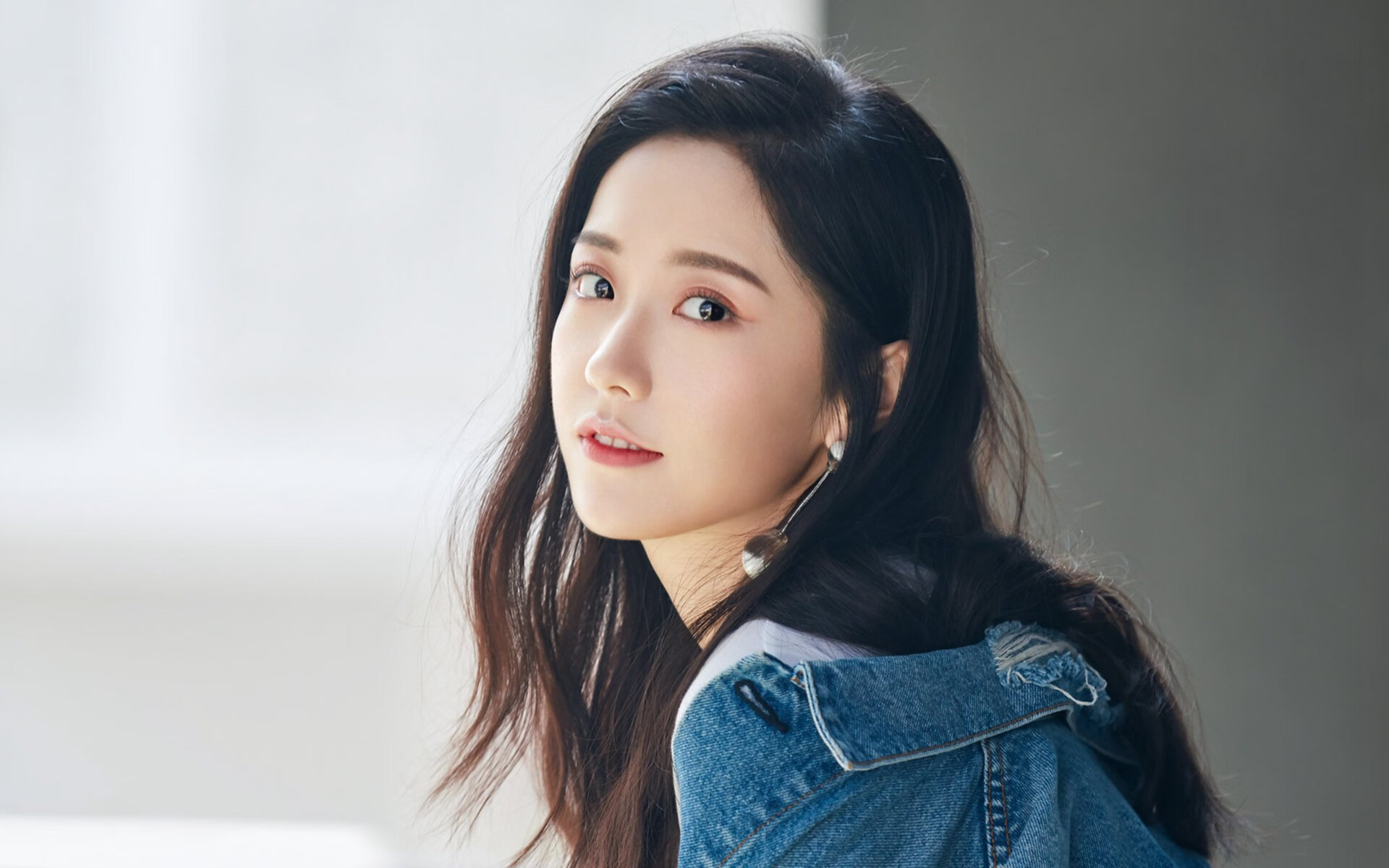 欧洲足坛一夜双响，那不勒斯速胜爱尔兰，久保建英德甲争冠战接管比赛